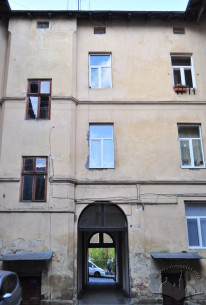 Vul. Krushelnytskoi, 15. The rear facade. On the left, the projection of the staircase