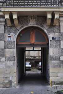 Vul. Krushelnytskoi, 15. The main entrance
