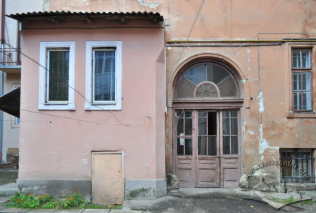 Vul. Krushelnytskoi, 17. A part of the rear facade