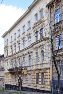 Vul. Krushelnytskoi, 17. The building's principal facade
