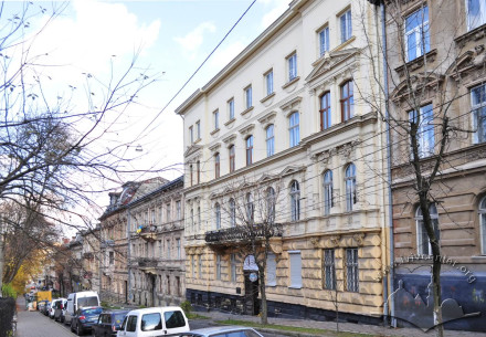 Housing on vul. Krushelnytskoi