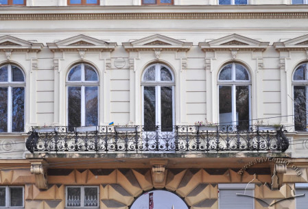 Vul. Krushelnytskoi, 17. The 2nd floor balcony