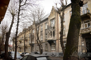 Vul. Grunvaldzka, 10 – residential building