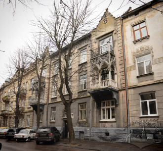 Vul. Grunvaldzka, 10. The townhouse's principal facade