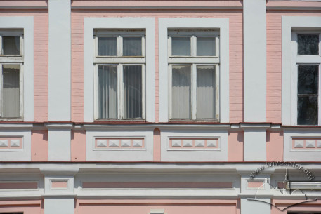 Vul. Pekarska, 59. A part of the southern facade