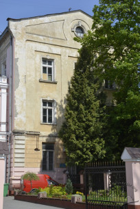 Vul. Pekarska, 59. The building's southern facade