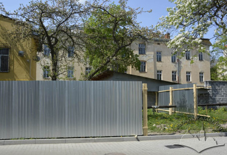 Vul. Pekarska, 59. A view at the eastern facade