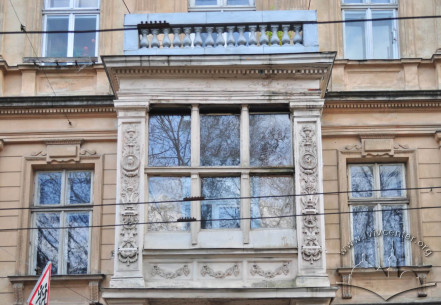 Vul. Krushelnytskoi, 13.