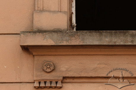 Vul. O. Stepanivny, 31. Detail of the window decor