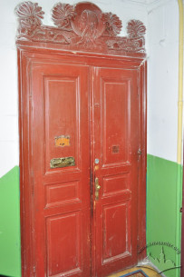 Vul. Kravchuka, 6. Authentic apartment doors with authentic Secessionist details