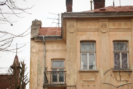 Вул. Котляревського, 49. Detail of the principal facade