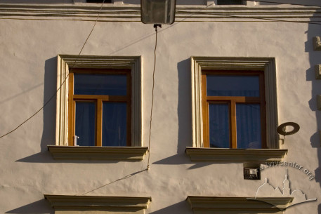 Vul. Staroyevreiska, 10. The 3rd floor windows