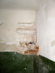 Vul. Staroyevreiska, 10. A renaissance stone vault impost
