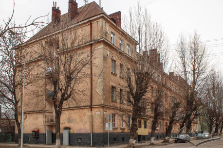 Vul. Donetska, 1. General view of the building from vul. Zhovkivska