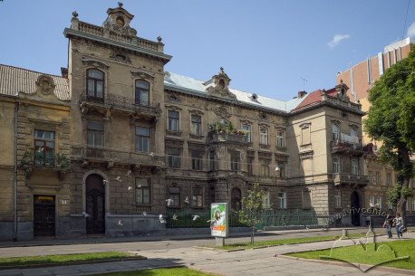 Вул. Тершаковців, 4.