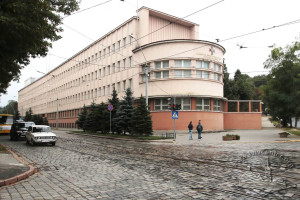 Vul. Vitovskoho, 55 – administration building