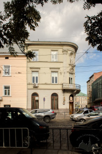 Vul. Vynnychenka, 1. Side façade, view from Soborna square