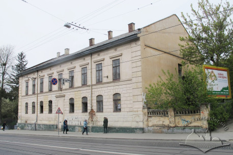 Вул. Личаківська, 37.