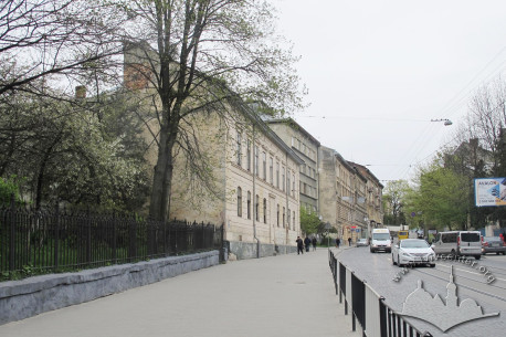 Вул. Личаківська, 37. Будинок у перспективі вулиці Личаківської