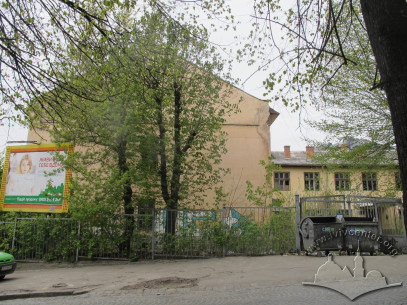 Вул. Личаківська, 37. Вигляд із східного боку, з вул. Парфановичів
