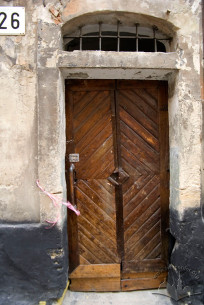 Vul. Staroyevreiska, 26. The main entrance