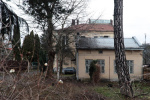 Вул. Антоновича, 80 – житловий будинок