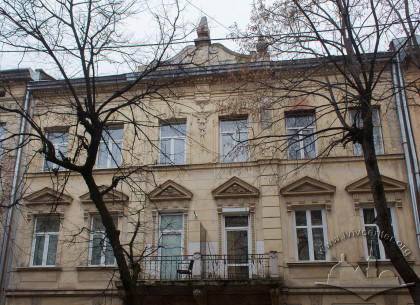 Вул. Дороша, 4. Фрагмент головного фасаду