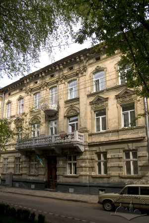 Вул. Кльоновича, 4 – житловий будинок