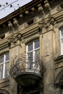 Vul. Klionovycha, 4. A 3rd storey balcony