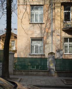 Тут розміщувалася брама-в'їзд до гаража