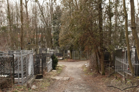 Graves at the new Jewish cemetery