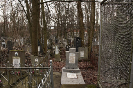 Graves at the new Jewish cemetery