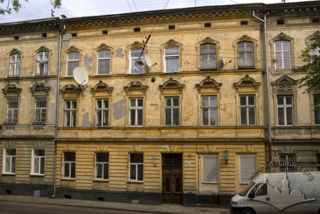 Vul. Klionovycha, 6. The principal facade