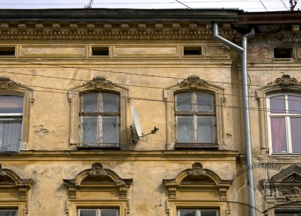 Vul. Klionovycha, 6. 3rd storey windows
