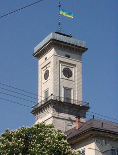 Pl. Rynok, 1. View of the city hall tower