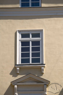 Pl. Rynok, 1. A 3rd floor window
