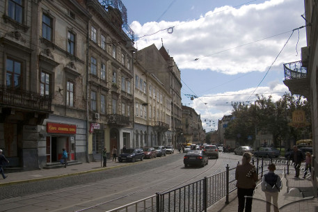 Пл. Соборна, 6. Вигляд з півночі