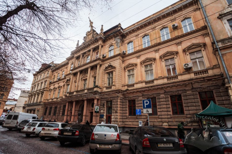 Вул. Січових стрільців, 3. Головний фасад будинку