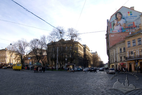 Вул. Князя Романа, 1. Вигляд з пл. Галицької