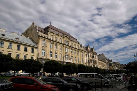 Просп. Шевченка, непарний бік забудови. Вигляд з північного заходу.