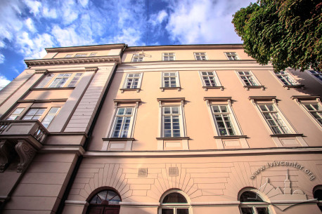 Vul. Lesi Ukrainky, 1. A part of the principal facade