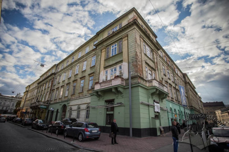 Vul. Lesi Ukrainky, 1. Northeastern corner of the building