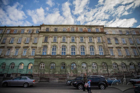 Vul. Lesi Ukrainky, 1. Central part of the northern facade