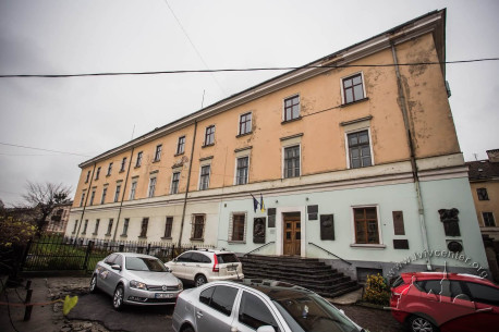 Vul. Hrushevskoho, 4. The building's main facade