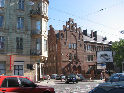 Вул. Леонтовича, 2 - вигляд будинку з вул. Городоцької