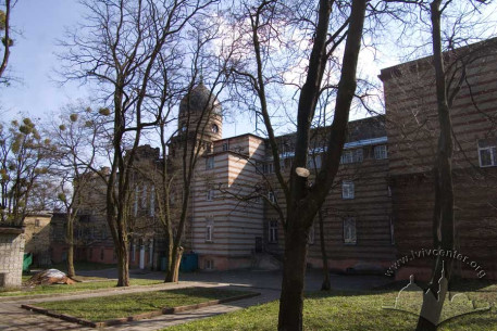 Vul. Rappaporta, 8. The rear (northern) facade