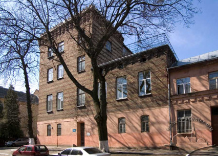 Vul. Rappaporta, 8. The building's eastern facade