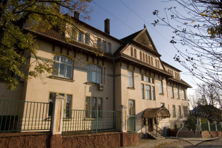 Vul. Lychakivska, 107. The building's western facade