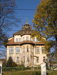 Vul. Lychakivska, 107. The principal (southern) facade