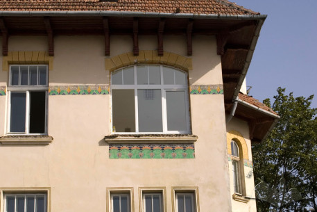 Vul. Lychakivska, 107. Part of the western facade